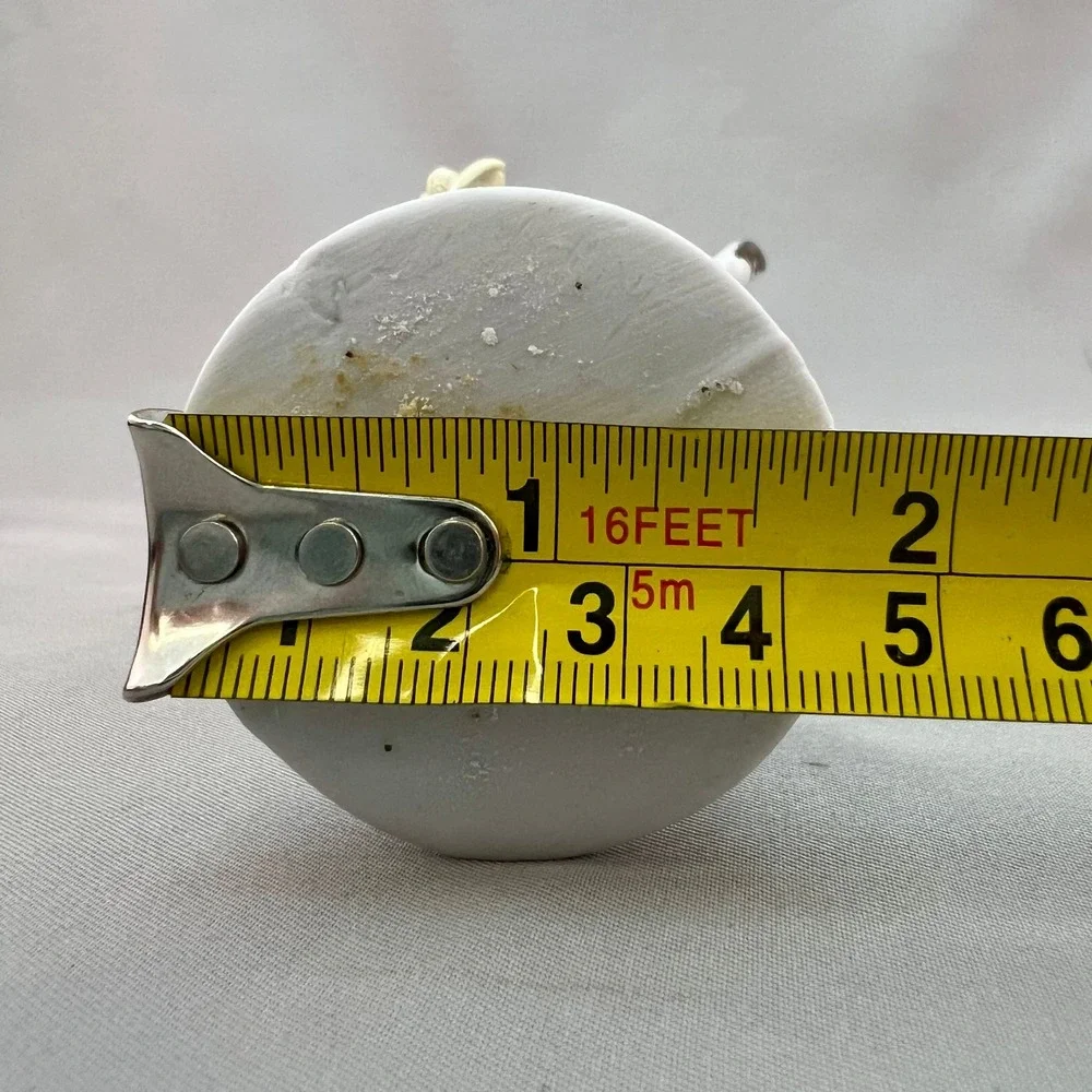 Unbranded Bud Vase Unisex Small White Excellent 3D Floral Scrolled Handles